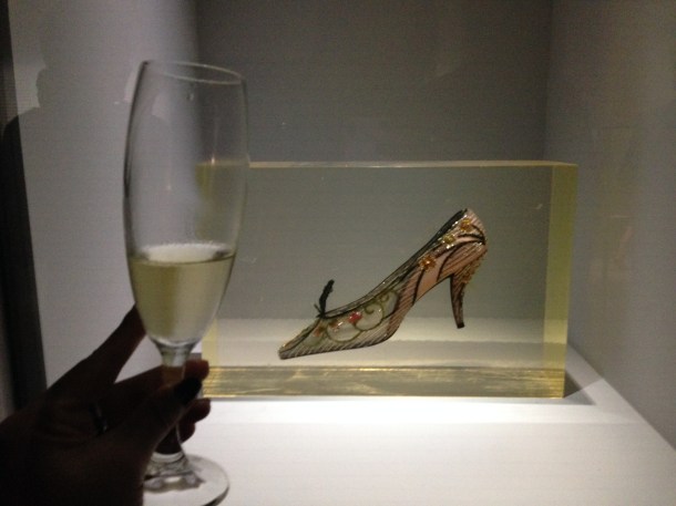 Virgule, etc. in the footsteps of Roger Vivier