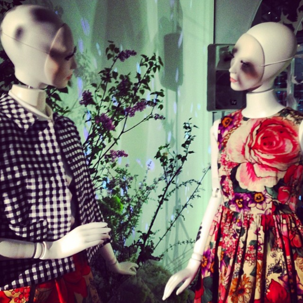 RED VALENTINO-HANAMI PARTY3