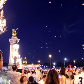 “Le Diner en Blanc” Mysteries diner at&nbsp;Paris