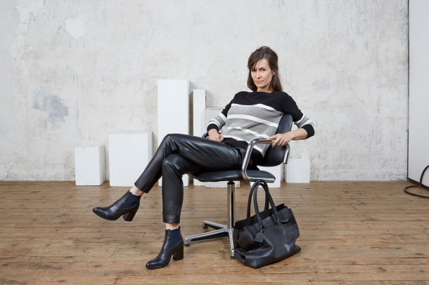 TRENDY OFFICE GIRL 2