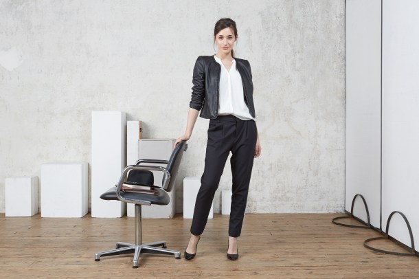 TRENDY OFFICE GIRL 3