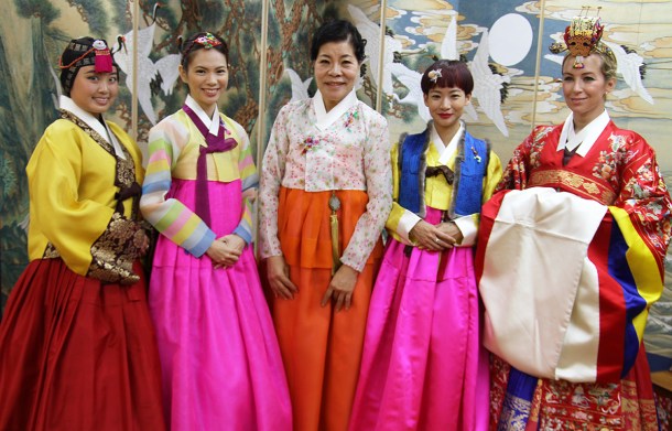 mikitv-brooklynblonde-choomeisze-joycethefairy-hanbokhouse1