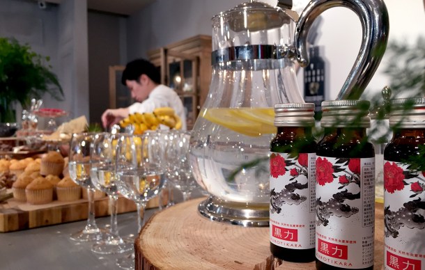 intensive skin serum foundation bobbi brown1