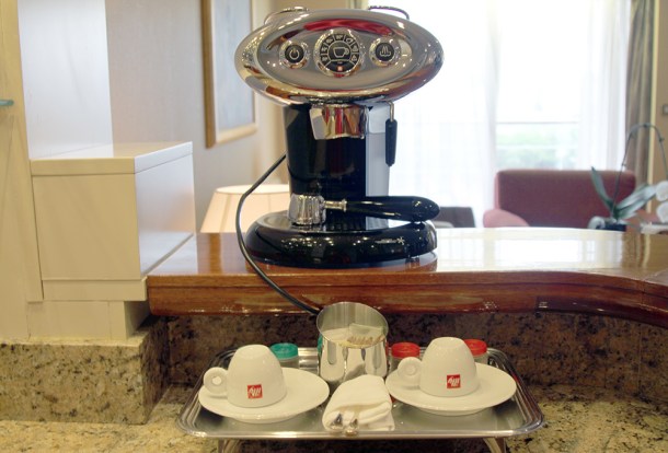 silver-sea- silvershadow-room